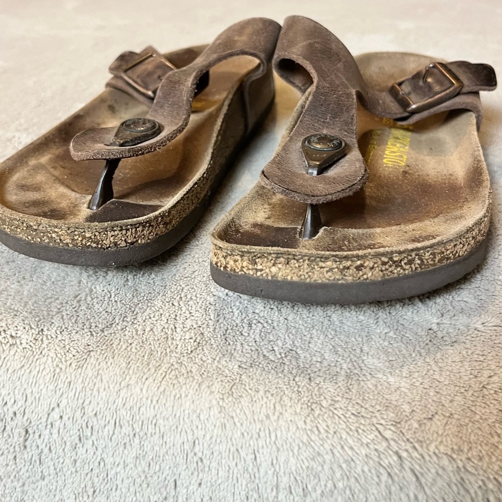 Birkenstock Gizeh Sandals - Picture 5 of 9